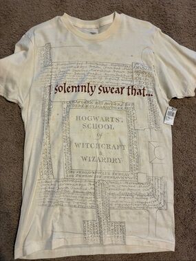 Warner Bros. Hogwarts School of Witchcraft & Wizardry Cream Graphic Tee